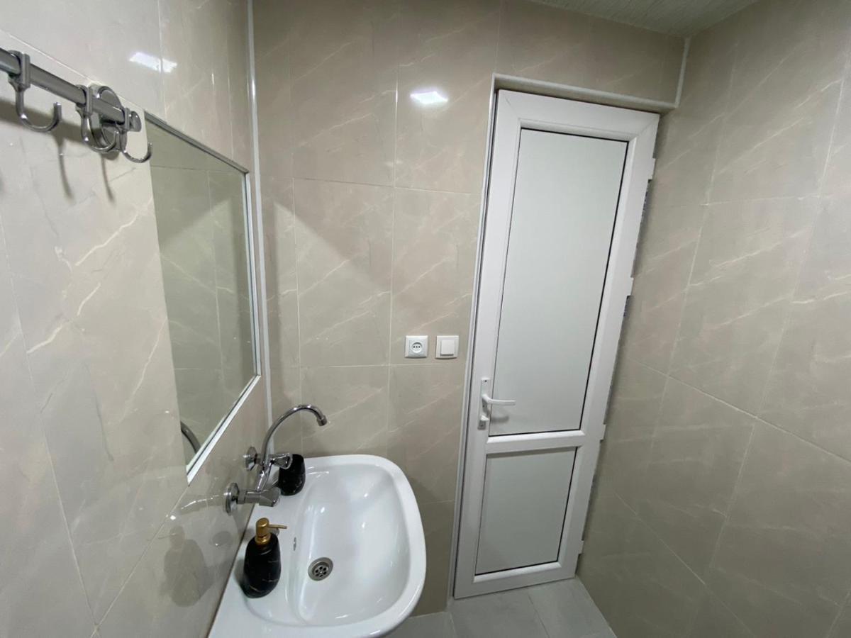 Guesthouse Luka Kutaisi Ngoại thất bức ảnh