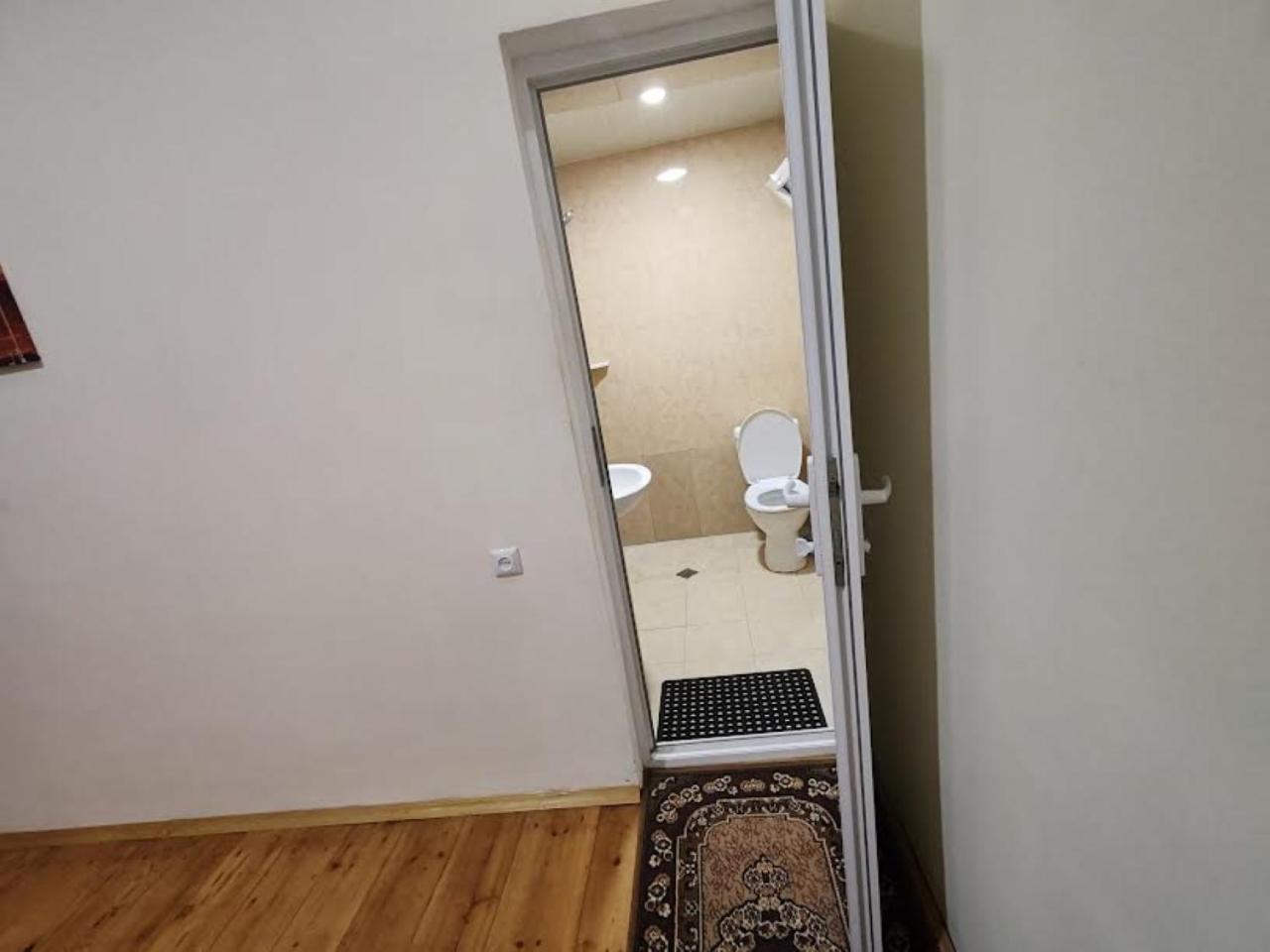 Guesthouse Luka Kutaisi Ngoại thất bức ảnh